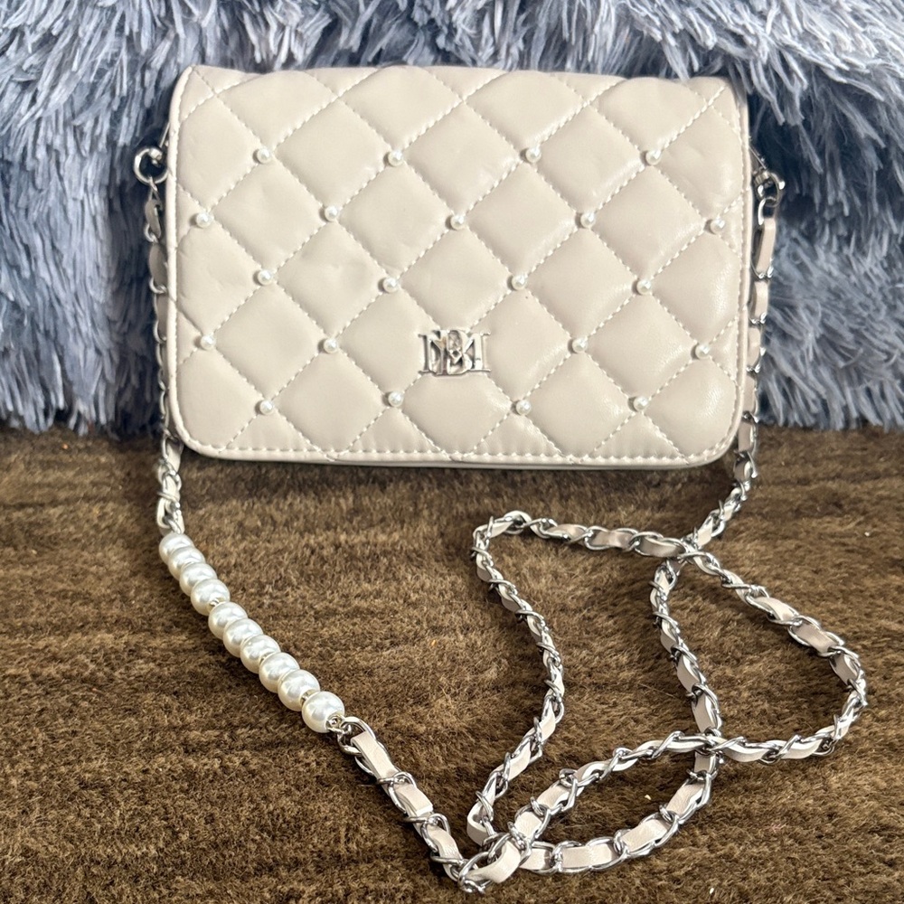 Elegant Cream Quilted Crossbody Bag
